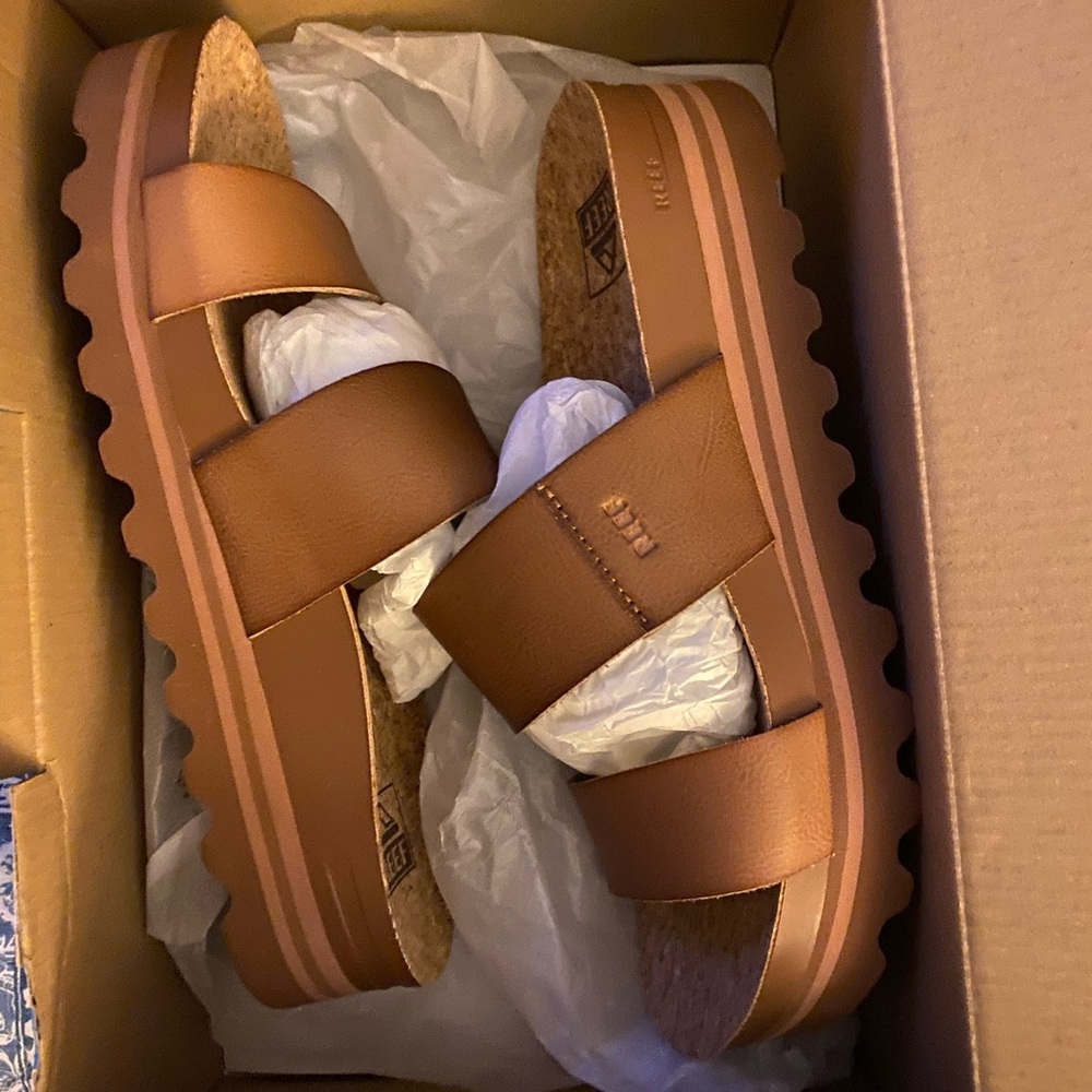NIB Reef Tan Platform Sandals Women’s Size 8M Ridiculously Comfortable - Picture 2 of 7